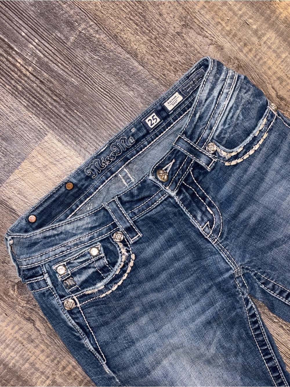 Miss Me Relaxed Boot Jeans Women’s Size 25 Dark Wash Embellished Flap Pocket - Picture 5 of 10